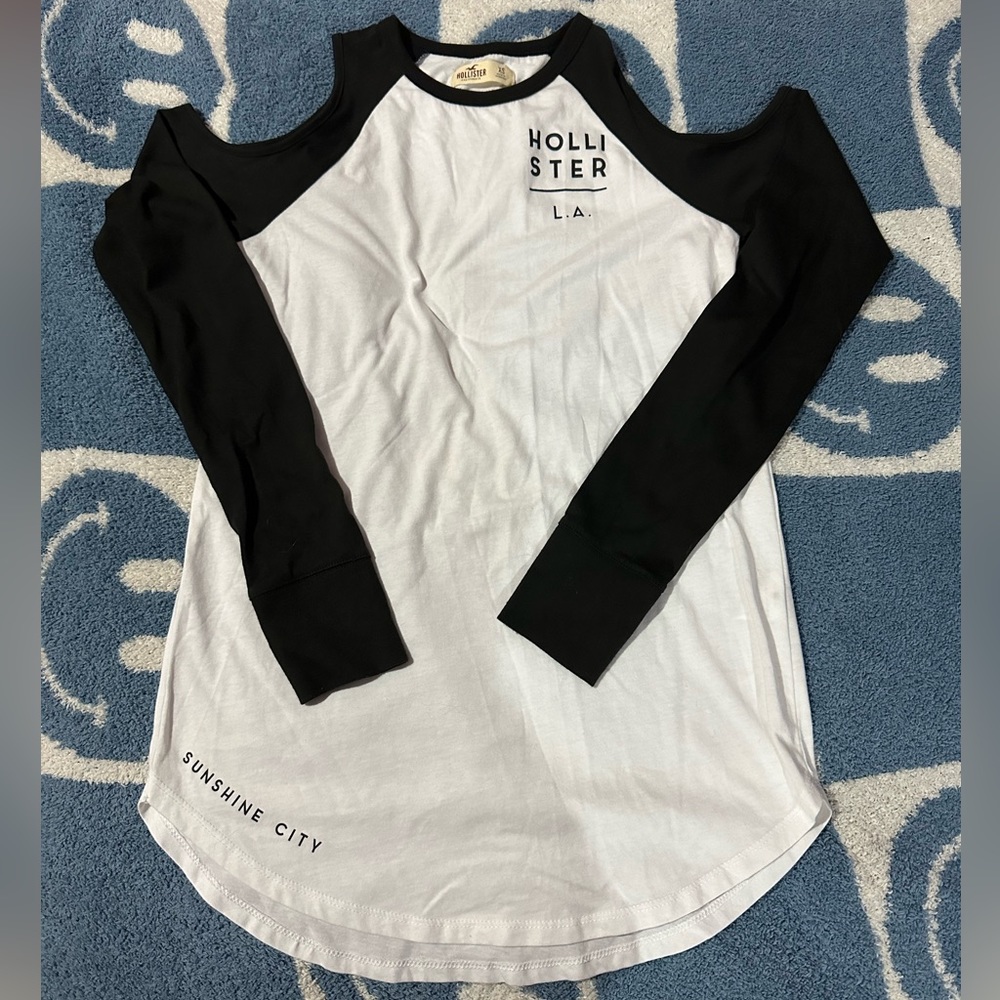 Hollister top